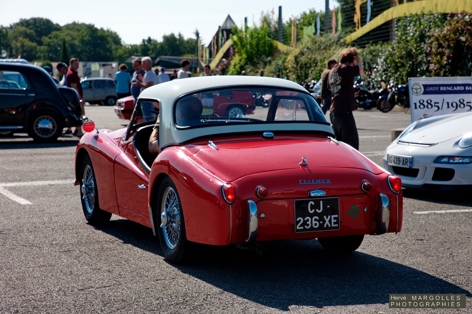 Triumph TR2-02.jpg